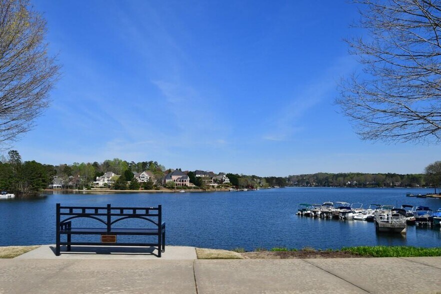 Building Photo - 12290 Douglas Rd