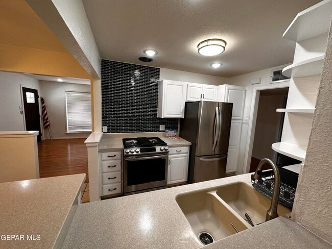 Building Photo - 1516 Elmhurst Dr