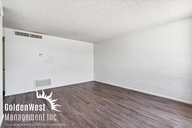 Building Photo - 1Bdm 1Ba Apartment in the Gated Deville Ap...