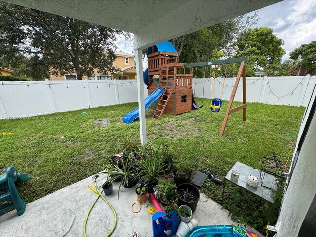 Building Photo - 1642 NW 143rd Way