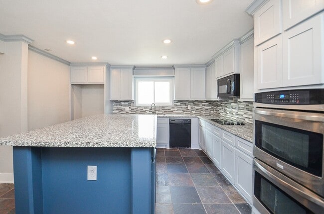 Building Photo - 12510 Seaswept Dr