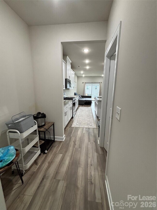 Building Photo - 1019 Clementine Rd