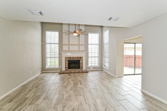 Building Photo - 2017 Spinnaker Dr