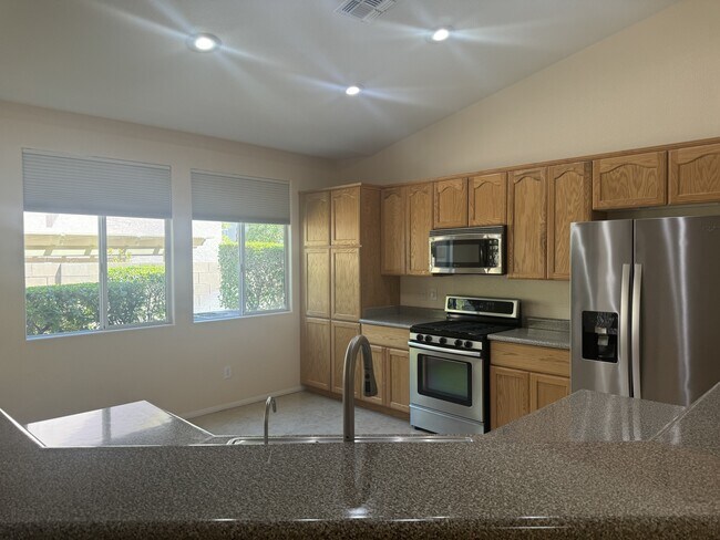 Building Photo - 9256 Blue Flax Pl
