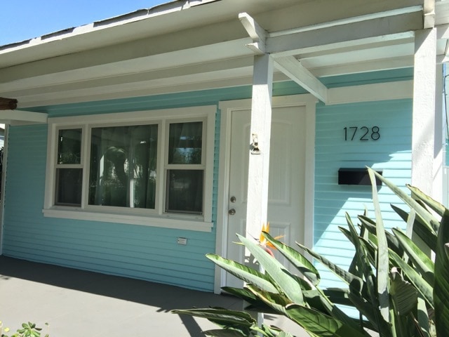 Front Porch - 1728 Mentone Ave