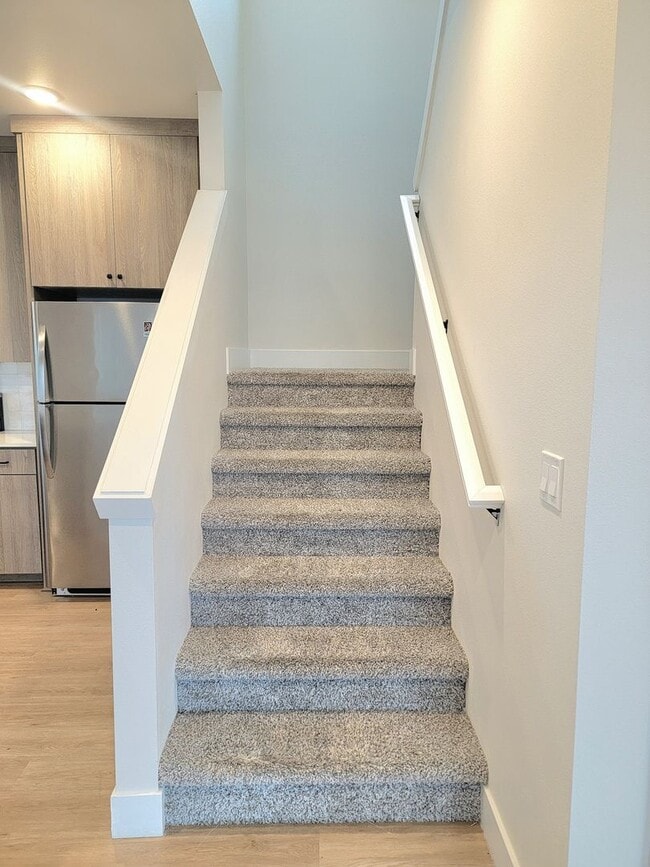 Building Photo - Modern Comfort in the Heart of SE Portland — 3 Bed, 2.5 Bath Home!