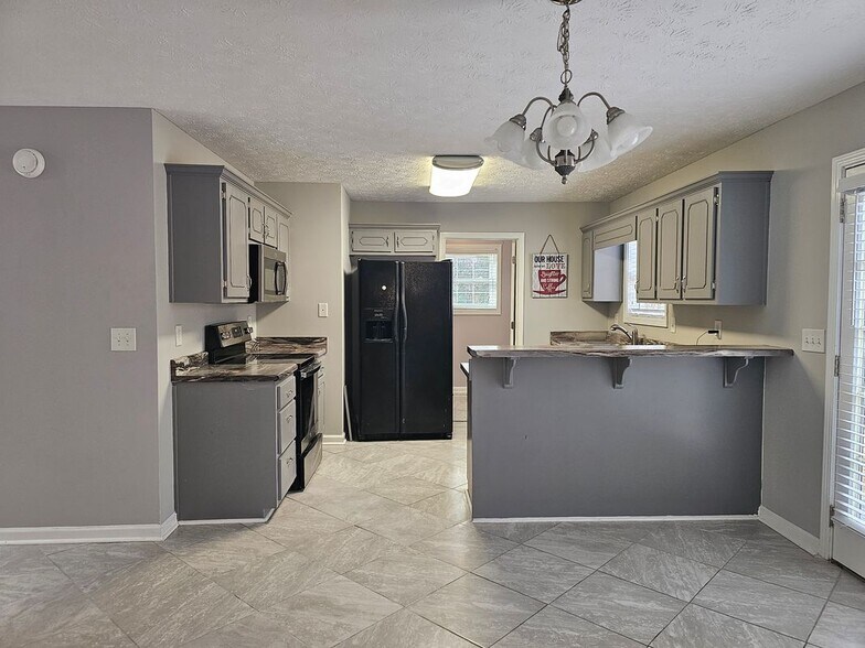 Building Photo - 260 Huntington St