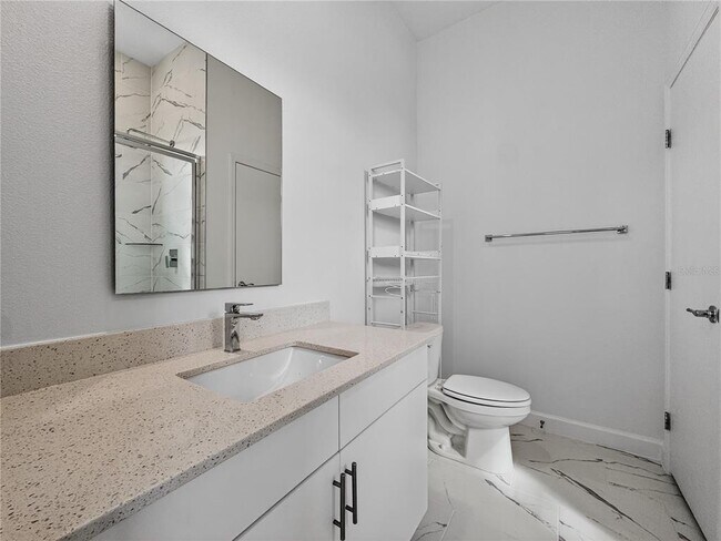 Building Photo - 612 Trikomo Dr