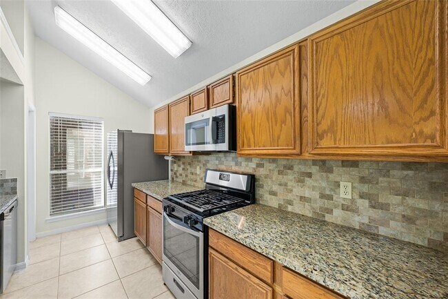Building Photo - 17402 Eastwood Cir