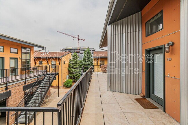 Building Photo - 3149 Blake St