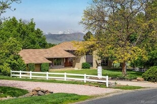 Building Photo - 2117 Stonehenge Cir