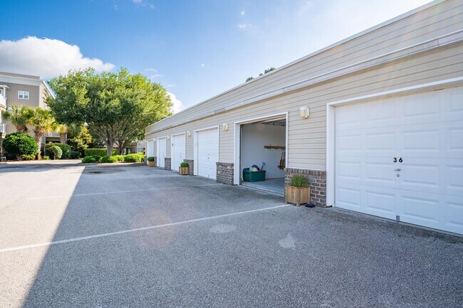 Building Photo - OFF-SEASON FURNISHED MONTHLY RENTAL STARTI...