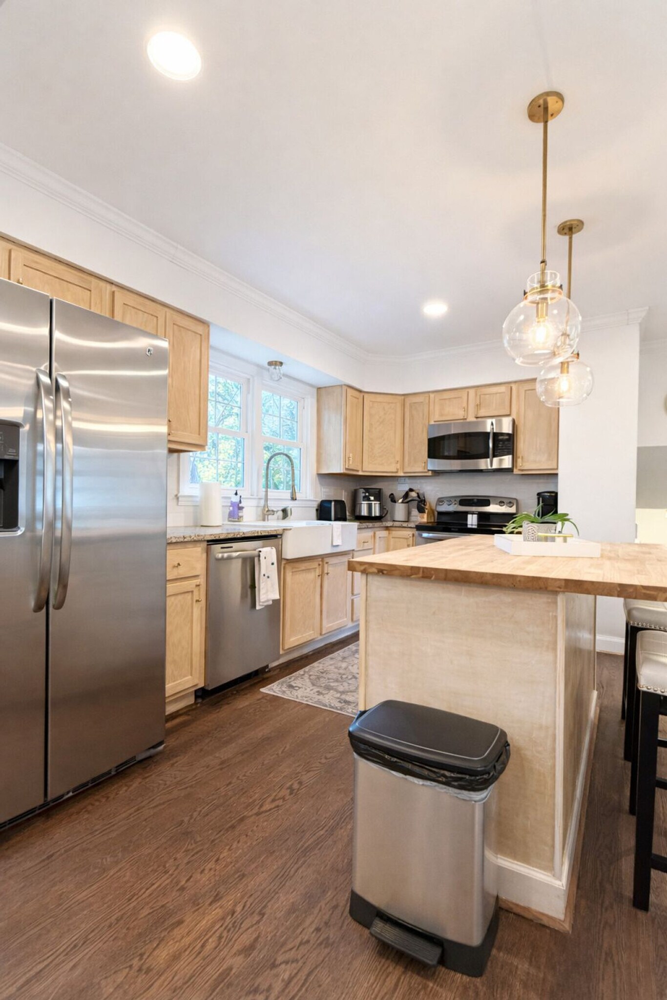 Building Photo - 7601 Bedfordshire Dr