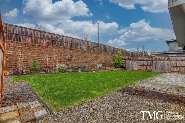 Building Photo - 1607 NE 37th Ave