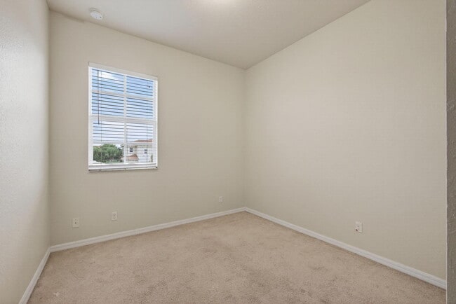Building Photo - 136 Behring Way