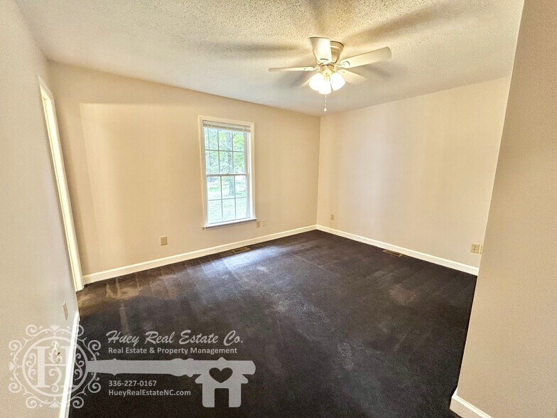 Building Photo - 211 E Gilbreath St