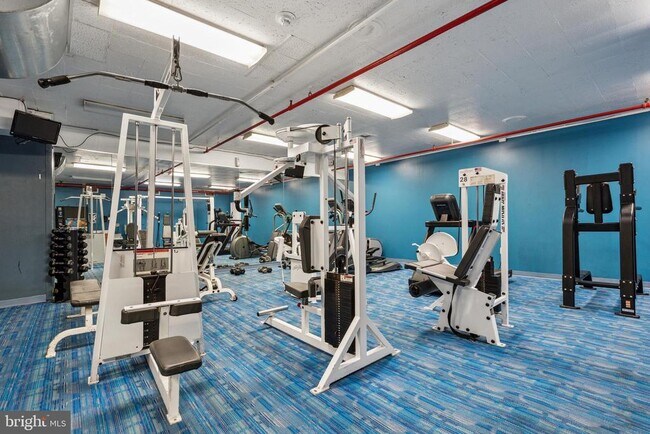 Building Photo - 1324 Locust St