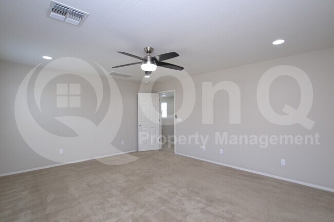 Building Photo - 270 N Scott Dr