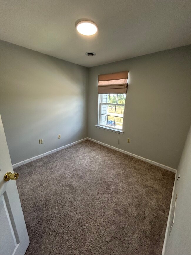 Building Photo - 322 Mesa Ln