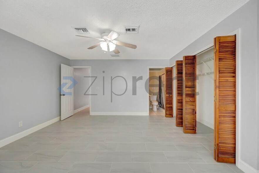 Building Photo - Unit 1420