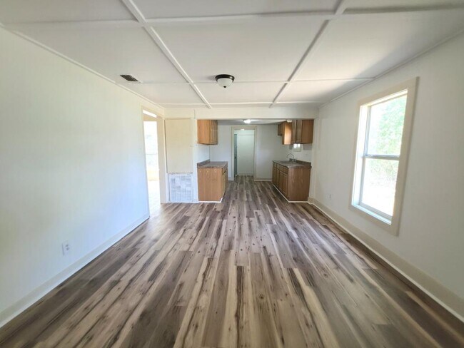Building Photo - 101 E Osr