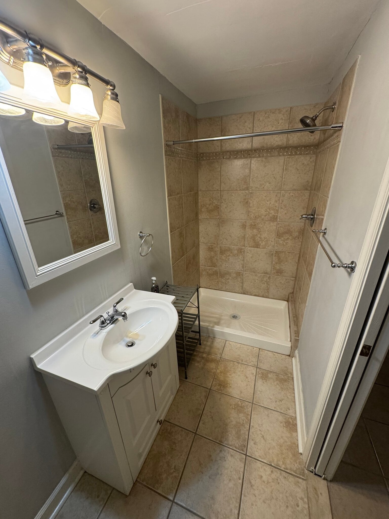 Building Photo - 11 N Streeper St