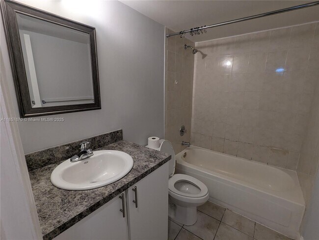 Building Photo - 2771 Riverside Dr