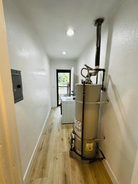 Building Photo - 823 W Orange St