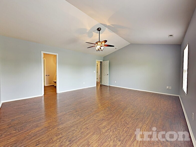 Building Photo - 4312 Larkhaven Village Dr