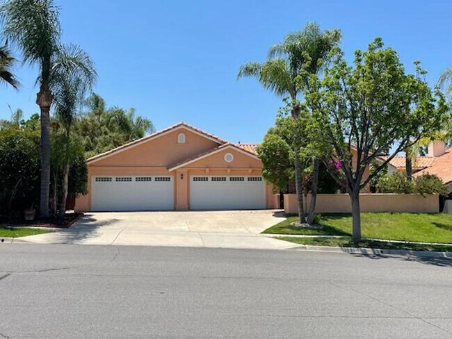 Primary Photo - Corona- Single Story pool home