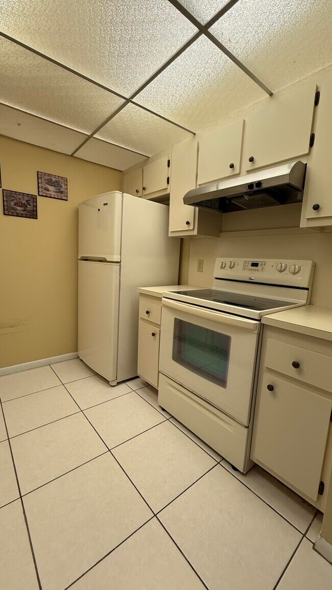 Building Photo - 400 SW 134th Way