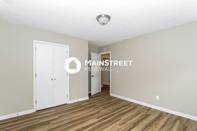 Building Photo - 3 Bedroom Pet-Friendly Home in Stone Mountain, GA with Main Street Renewal