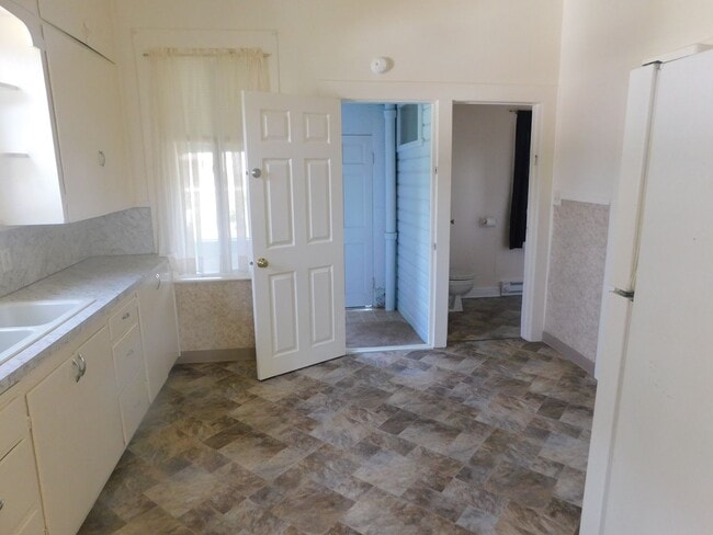 Building Photo - 2 bedroom Single Family House Ready Soon!