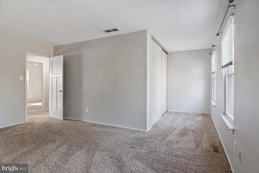 Building Photo - 3904 Elberta Ln