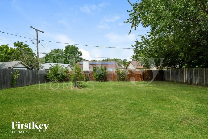 Building Photo - 4912 Sandalwood Ln