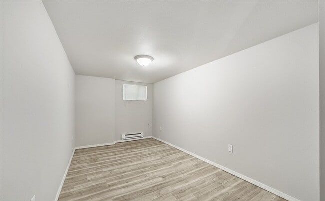 Building Photo - 112 E 40th St