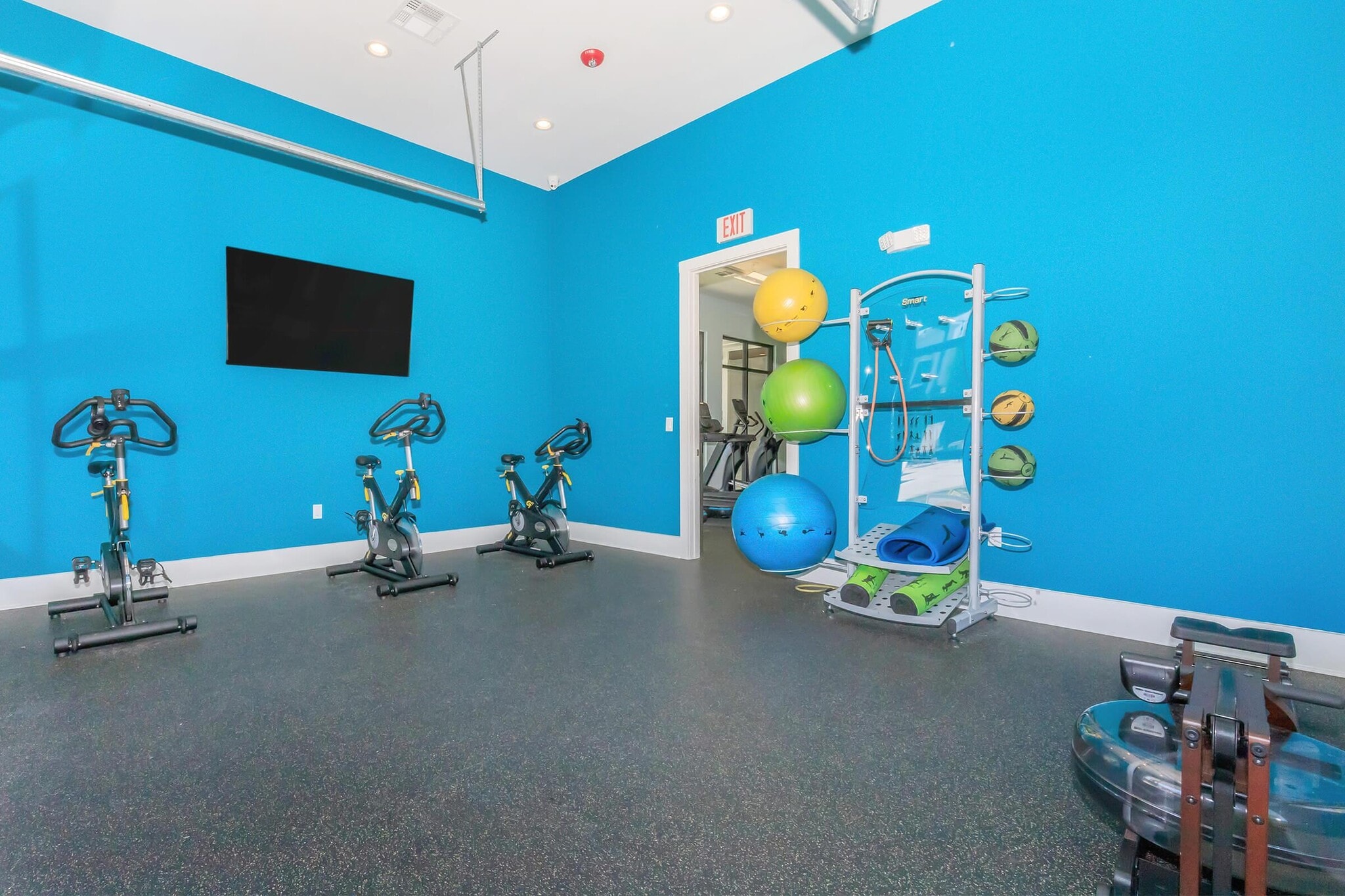 Building Photo - 1499 Central Park Blvd