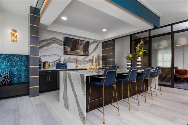 Building Photo - 3329 Oak Grove Ave