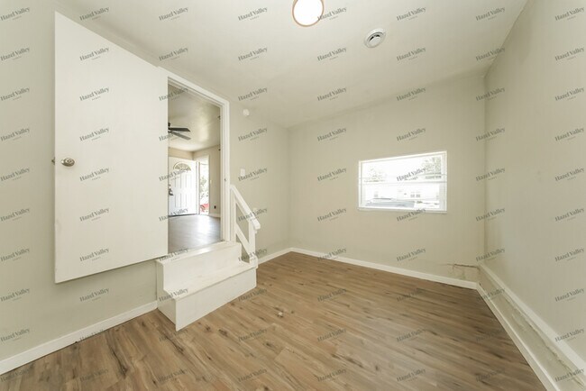 Building Photo - 2653 SW 45th St