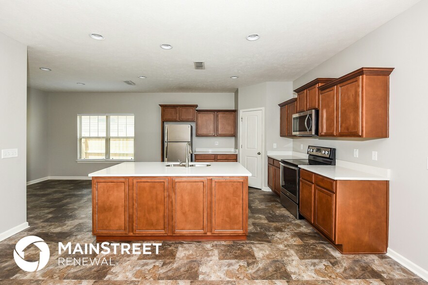 Building Photo - 3372 Tourmaline Dr