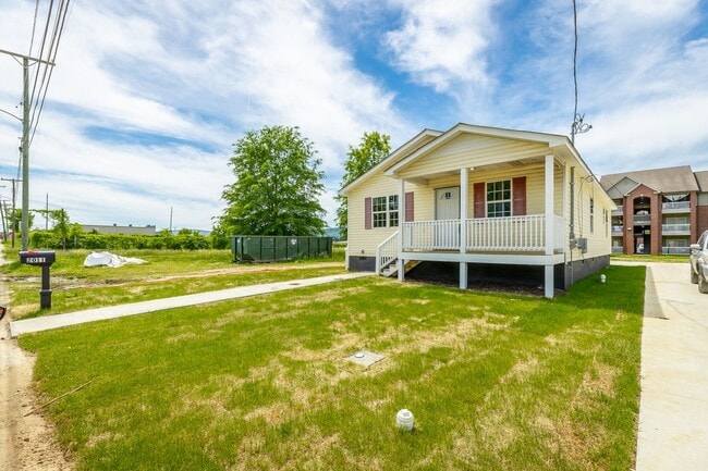Building Photo - 4 bedroom 2 bath in the Southside (Mill Town)