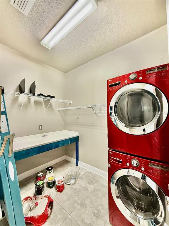 Building Photo - 6414 Salt Creek Ave