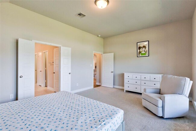 Building Photo - 2424 Burberry Ln