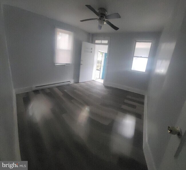 Building Photo - 229 N 9th St