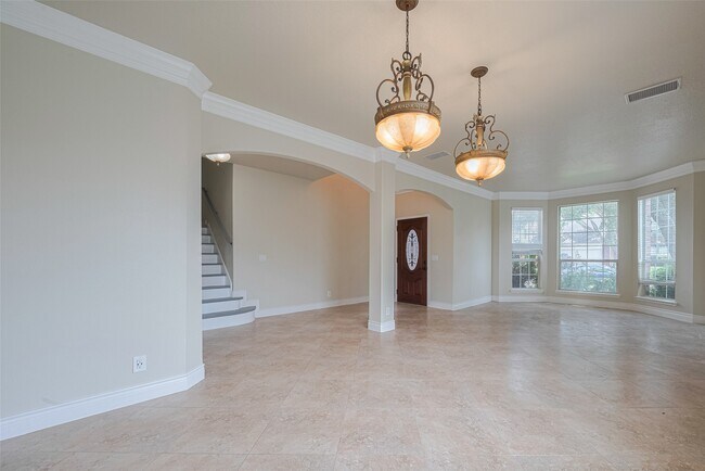 Building Photo - 5703 Saragosa Dr