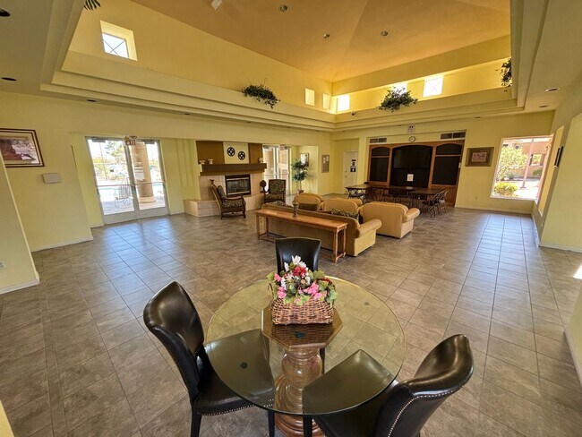 Building Photo - Darling Southwest one bedroom condo locate...