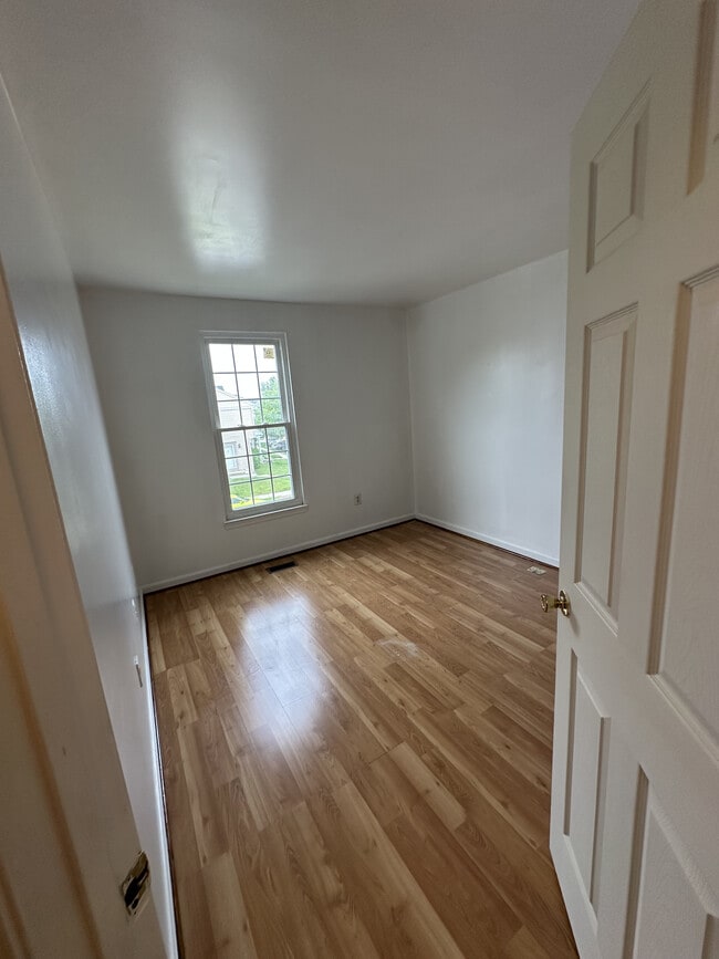 Building Photo - 4438 Cole Farm Rd