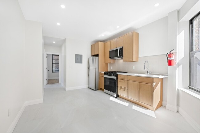 Building Photo - 346 Liberty Ave