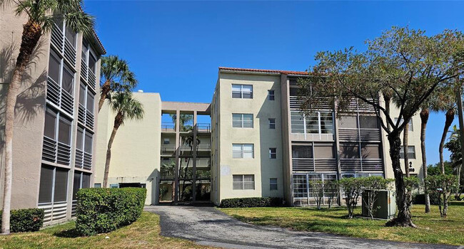 Building Photo - 1820 SW 81st Ave