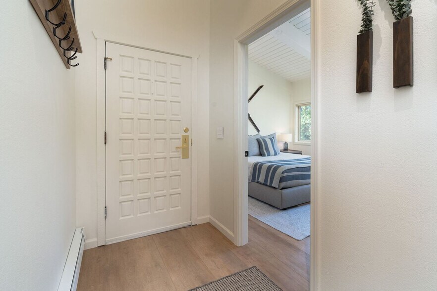 Building Photo - 360 Wood Rd